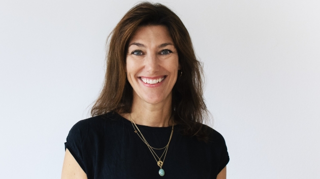 Den Mehrweg gehen - Doris Diebold ist CEO von Hey Circle. Die gebürtige Darmstädterin hat Internationales BWL studiert und war lange im Management im Bereich Aviation tätig, bis sie 2021 Hey Circle gründete - Quelle: Hey Circle